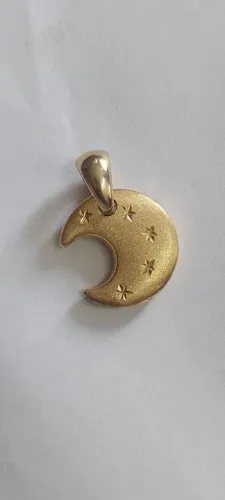 Pendente em ouro amarelo modelo meia lua