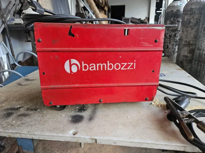 Maquina de soldar bambozzi