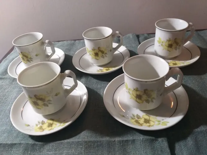 Conjunto de xícaras de café Porcelana  Schmidt flores amarelas<br>