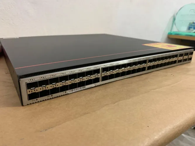 Vendo Switch Huawei S6730-H48X6C Ac - 48 portas SFP+ Com licença Nova Loja!!