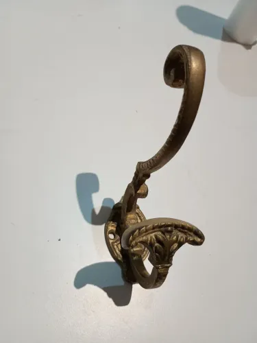 Gancho em bronze