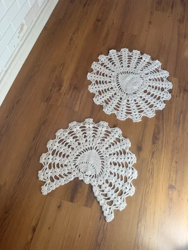 Conjunto de tapetes artesanais em crochê para banheiro