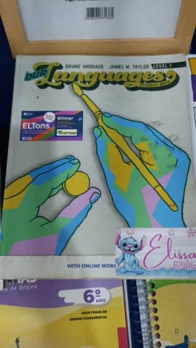 Livro de inglês Our Languages - Student Book - Bruna Andrade - James Taylor - Level 1