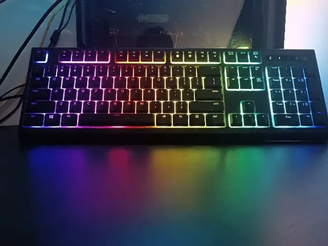 Teclado Gamer Semi-Mêcanico Ornata Chroma Razer