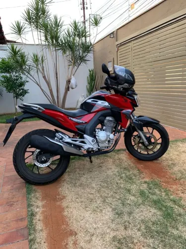 Honda CB Twister 250cc - 43.900km - impecável