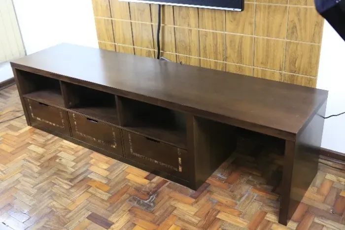 Rack  de 2 metros com detalhes em coco Lindo E Robustos em perfeito estado de conservação