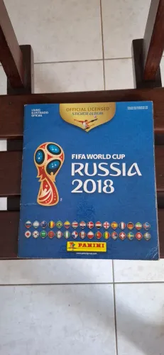 Álbum de Figurinhas Copa do Mundo Rússia 2018, completo, capa cartão.