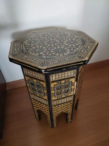 Mesa lateral marroquina 
