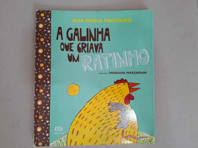 Livro A galinha que criava um ratinho