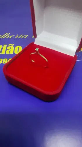 Solitário Esmeralda 2 mm Ouro 18 kilates Peso 0.90 Gramas