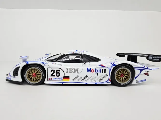 Porsche 911 GT1 1/18 Maisto - Le Mans Winner 1998
