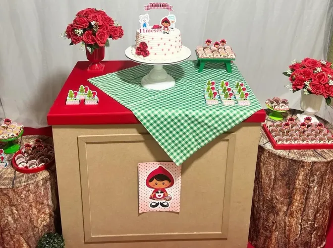 Cômoda para decoração de festa 