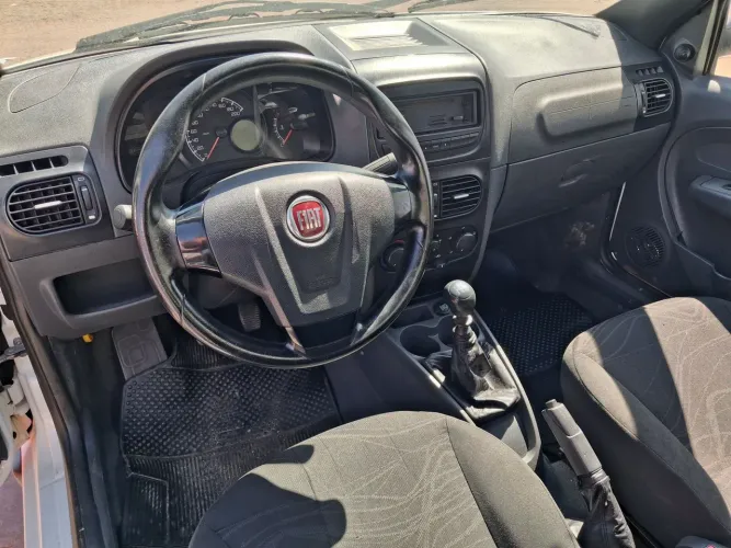 Vendo fiat strada cabine simples ano 2018 completa super conservada 