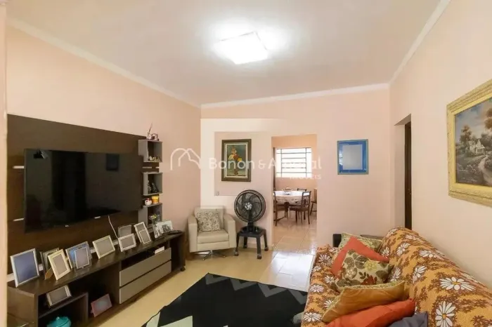 Oportunidade: Casa espaçosa à venda em excelente localização!
