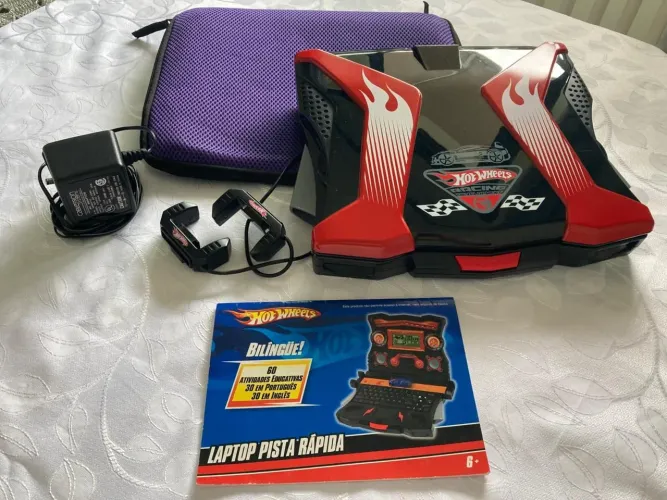 Laptop Hot Wheels Racing Development - Bilingue