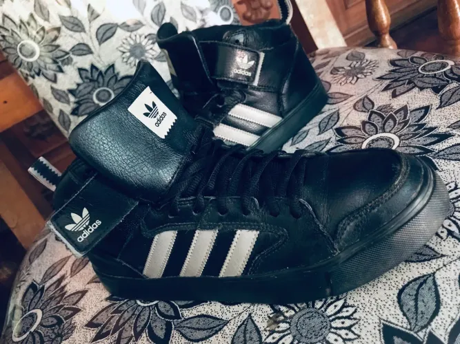 Adidas Black Midd   Em Couro *.   39