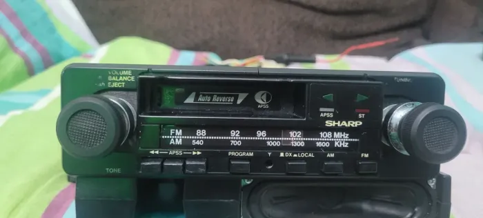 Rádio toca fita Sharp  RG7050B