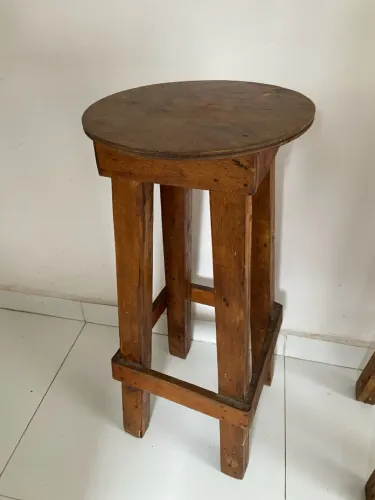Banqueta de Madeira Maciça