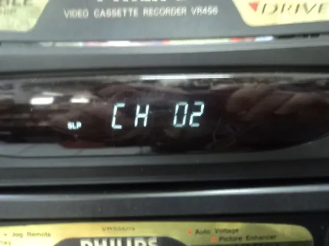 dois videos cassete philips vr456
