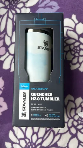 Stanley | Copo Quencher Cool Serene | 887ml | Nunca usado