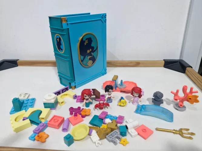 LEGO 43176 Disney Princesa Ariel'S Storybook Adventures Ariel, a Pequena Sereia