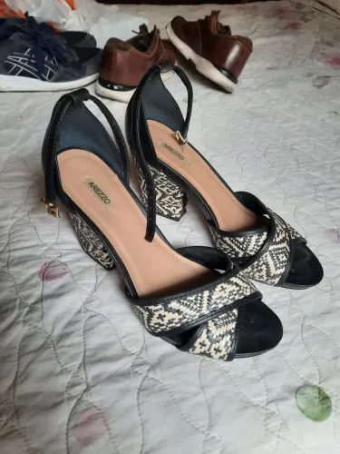 Sandalia arezzo original 