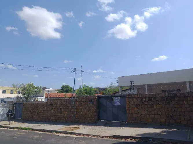 Casa Comercial para aluguel, 3 quartos, 1 suíte, 11 vagas, CABRAL - Teresina/PI