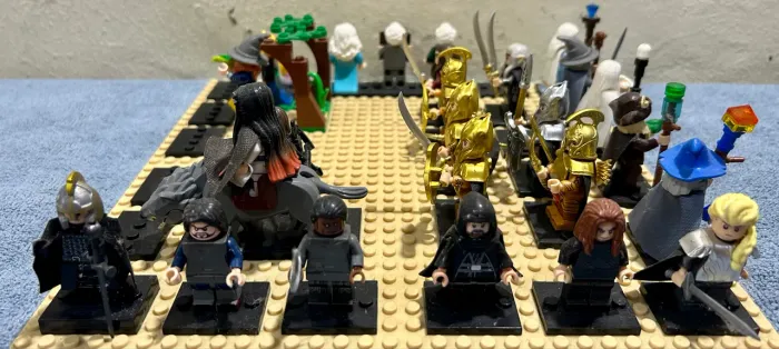 Miniaturas similares a LEGO Senhor dos Anéis O Hobbit e Legendário de J.R.R. Tolkien 