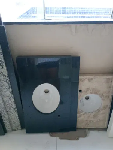 Pia para banheiro em granito Verde Ubatuba 60x40