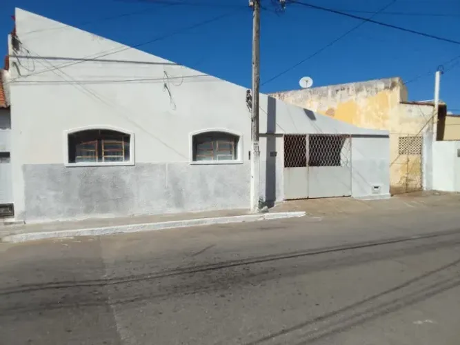 Deseja um lar? Leia o anúncio!