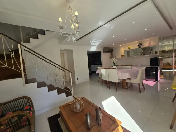 Casa à Venda  4 quartos, suítes, Piscina e Churrasqueira. Freguesia
