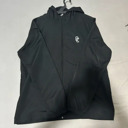 Corta Vento Overcome