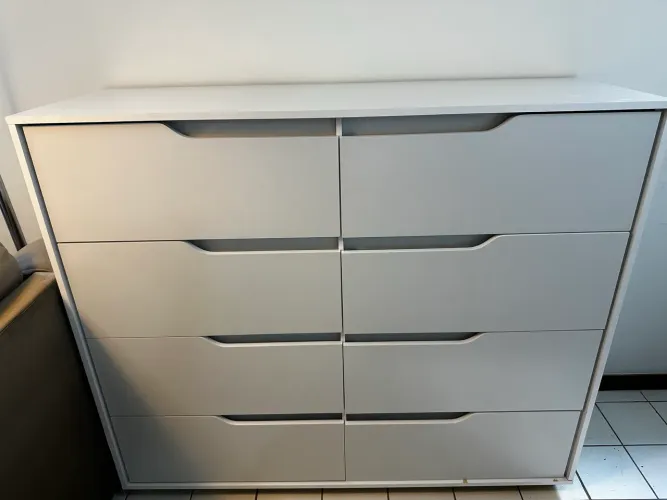 Cômoda 8 gavetas