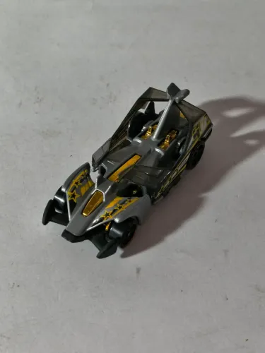 Hot Wheels Com Asa Cinza