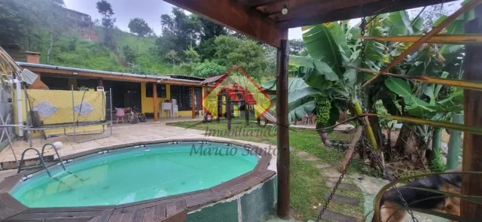 Vendo ou Troco Chácara com Piscina, a 8 minutos do centro da Cidade. Oportunidade!!!!!