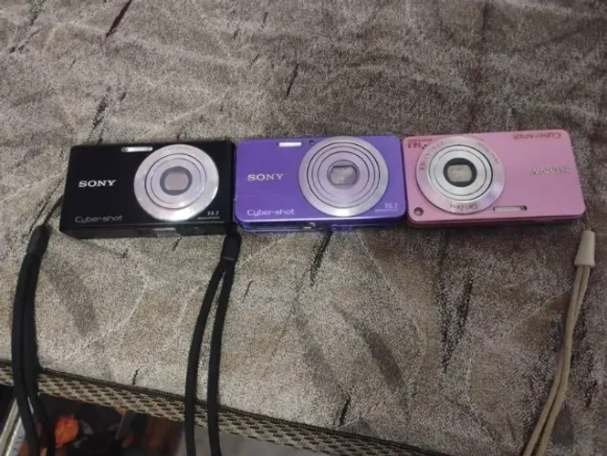LOTE : CAMERAS DA SONY SENDO 02 BOAS E 01 TRINCADA , MAS TODAS PEGANDO NORMALMENTE !!!