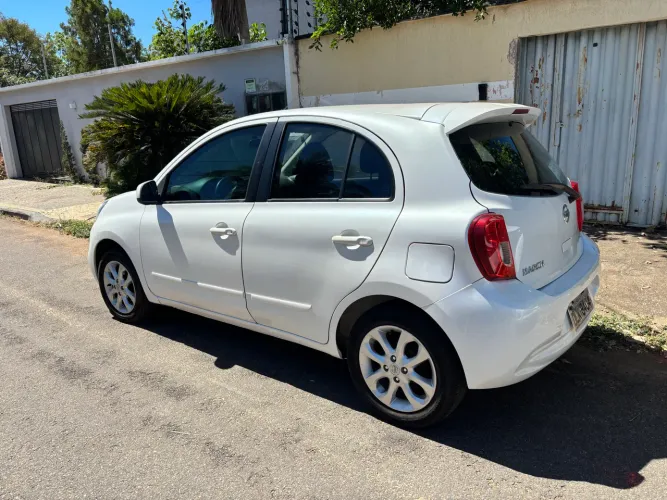 Nissan March SV 1.0 16V Flex Fuel 5P 2015