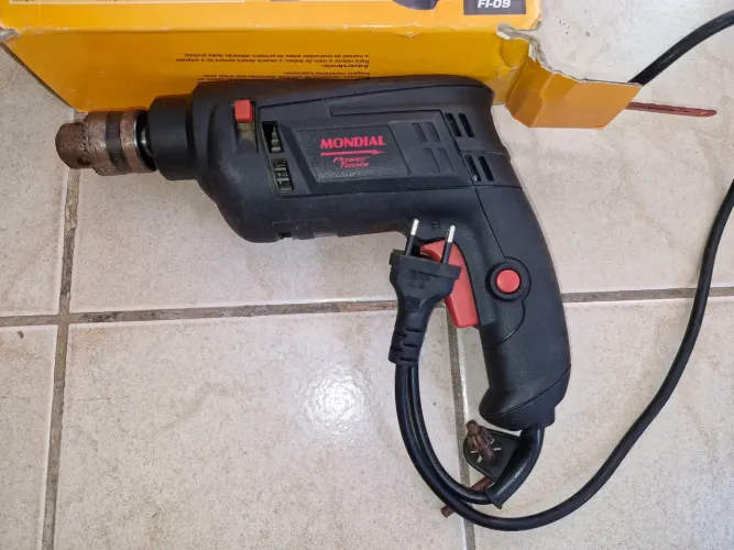 Furadeira Mondial 550W