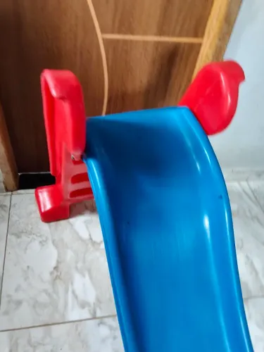 Escorregador infantil 
