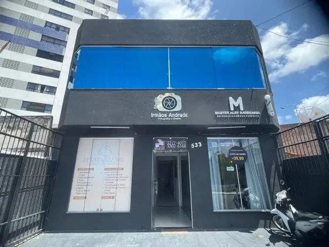 Sala Ampala com 44m² para seu Negócio ou Compartilhar com Amigos, no Coração do Grageru!