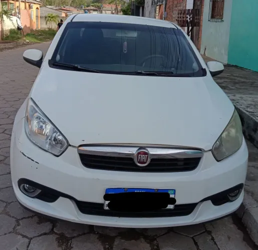 Fiat Grand Siena Attrac. 1.4 EVO F.flex 8V 2015 quitado, única dona, documento em dia! 