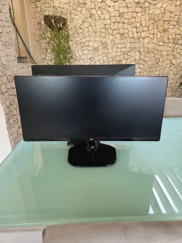 Monitor LG ultrawide 25UM58