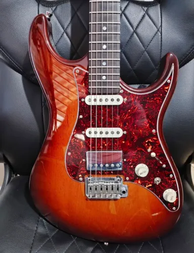 Guitarra tagima Stela com capa, impecável 