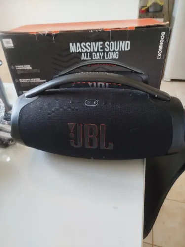Caixa de Som JBL BomBox 3