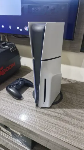 Ps5 slim 1 tera com leitor / pego seu game como parte pagamento 