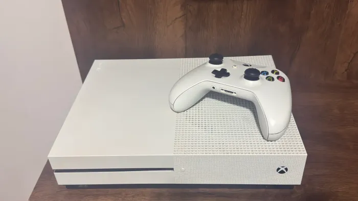 Xbox One S 1TB - Impecável
