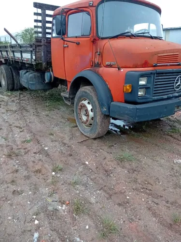 Caminhão Carroceria Mercedes Benz