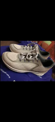 Tênis free Sport cinza claro