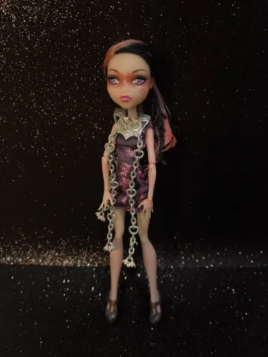 Draculaura haunted monster high