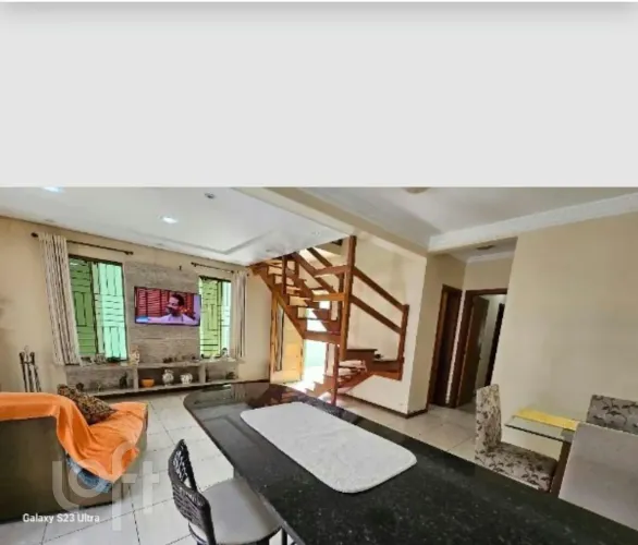 Casa à venda em Vila Nova com 205 m², 3 quartos, 1 suíte, 3 vagas